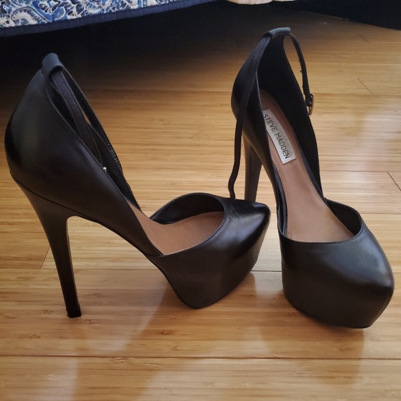 SOLD!!They are really amazin shoes - Picture 4 of 6